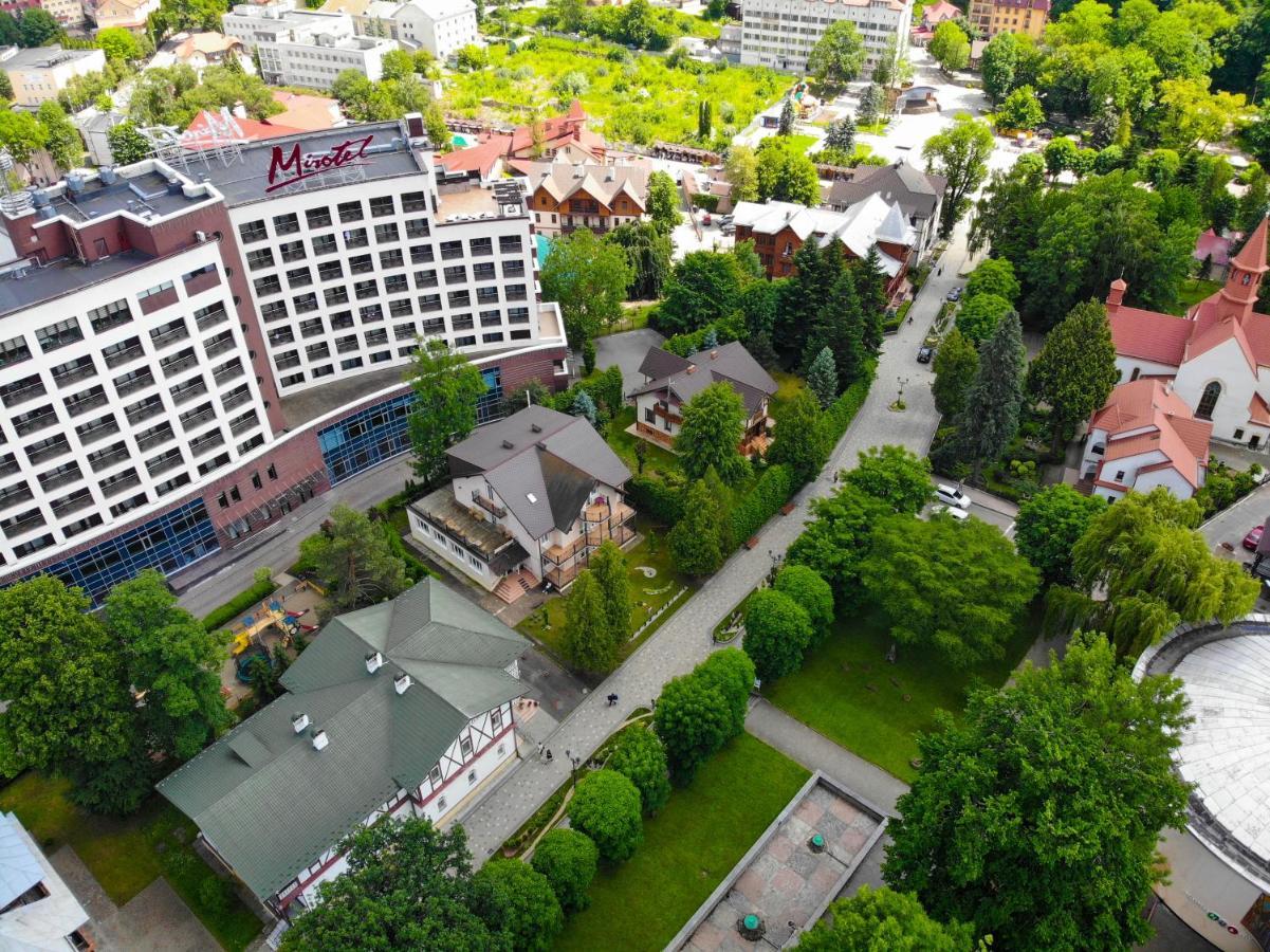 Hotel Sani Truskavets Exterior foto