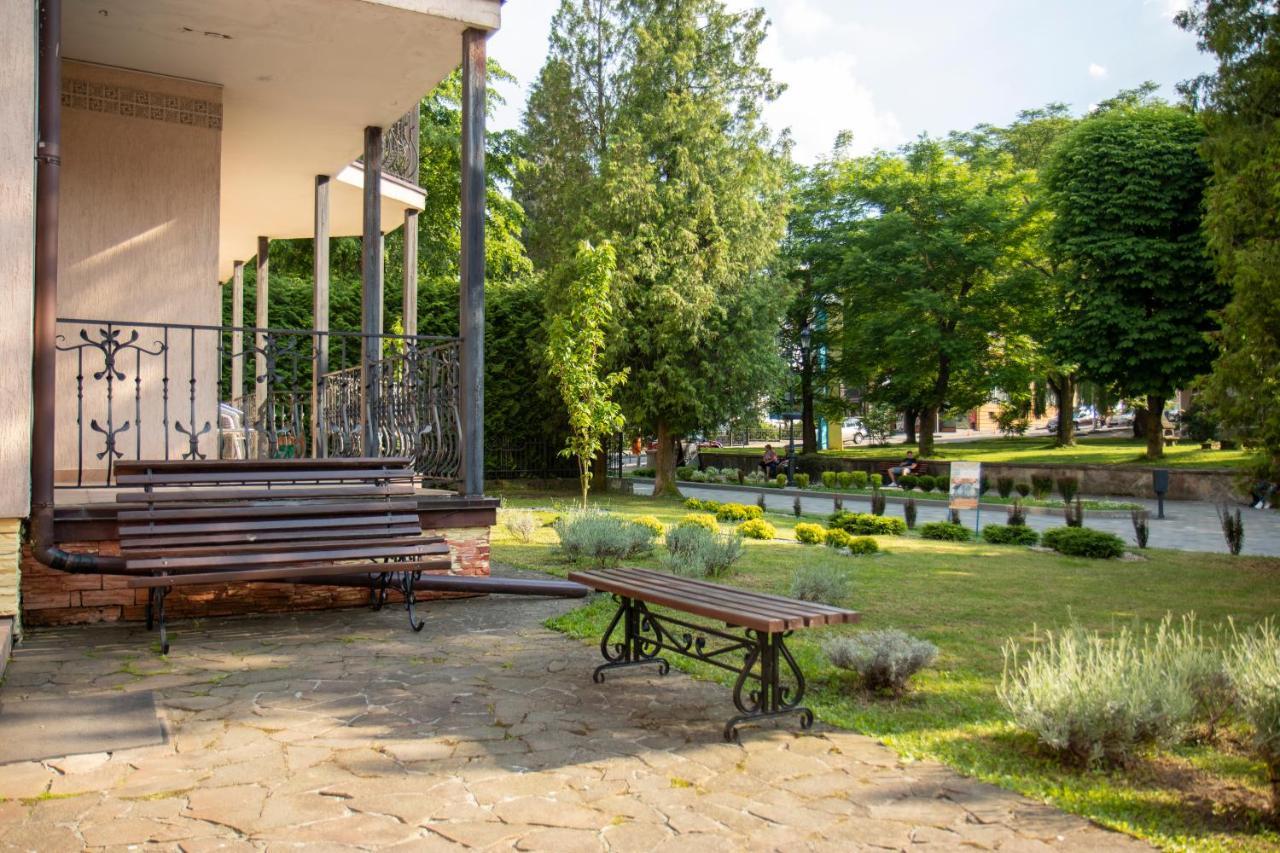 Hotel Sani Truskavets Exterior foto