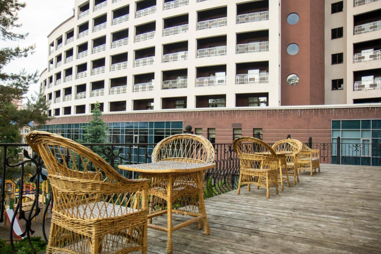 Hotel Sani Truskavets Exterior foto