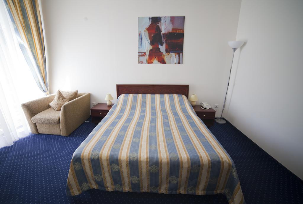 Hotel Sani Truskavets Quarto foto