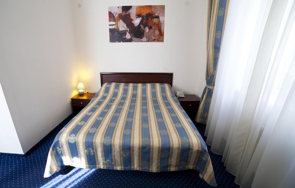 Hotel Sani Truskavets Quarto foto