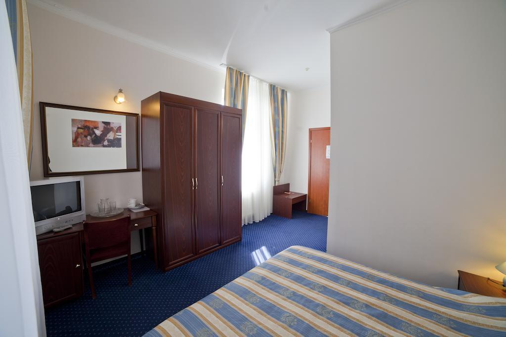 Hotel Sani Truskavets Quarto foto