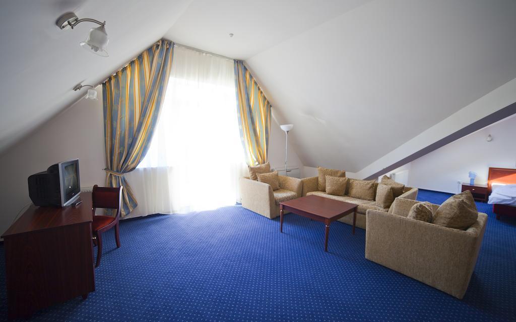 Hotel Sani Truskavets Quarto foto