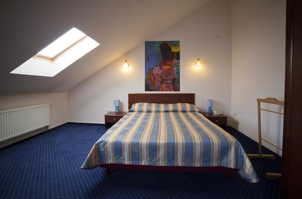 Hotel Sani Truskavets Quarto foto