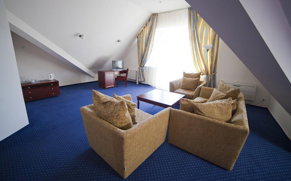 Hotel Sani Truskavets Quarto foto