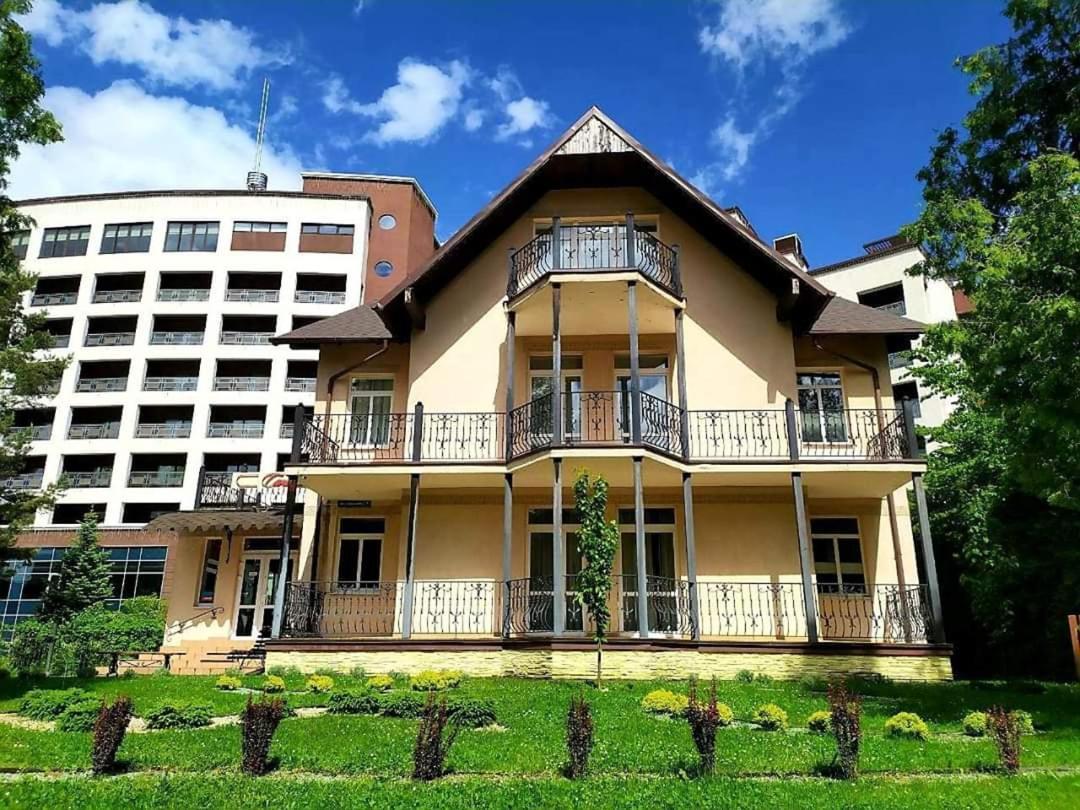 Hotel Sani Truskavets Exterior foto